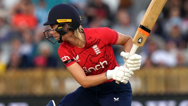 Freya Kemp's half-century could not help England avoid defeat to India in the second IT20 of their three-match series