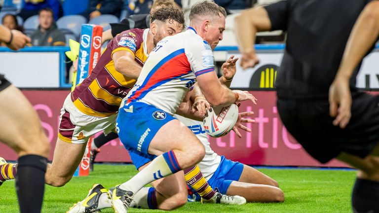 Matty Ashurst's try looked to have put Wakefield on course for victory
