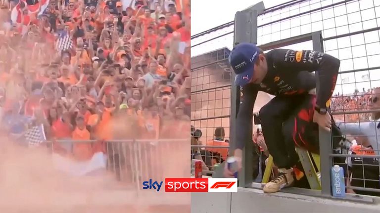 Max Verstappen vierde feest met zijn Red Bull-teamgenoten en fans na het winnen van de Nederlandse Grand Prix