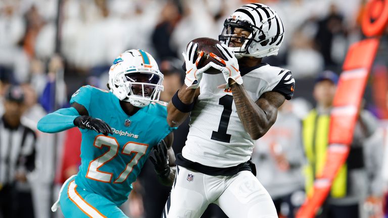 Highlights of the Miami Dolphins against the Cincinnati Bengals in Week Four of the NFL season.