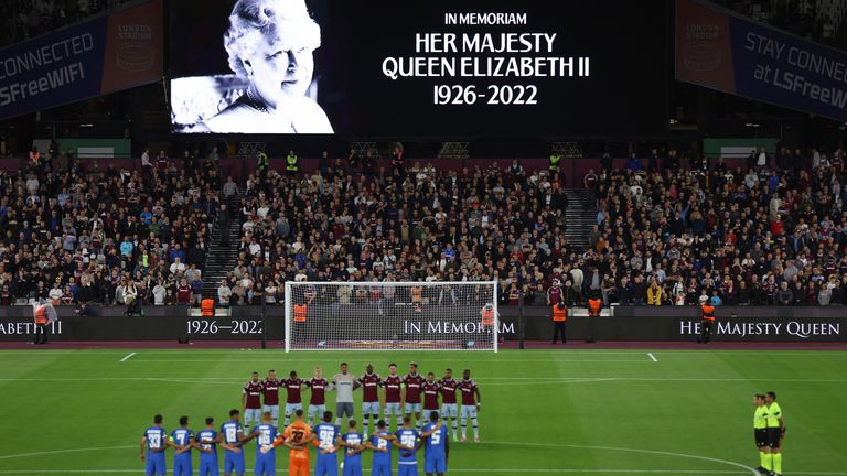 West Ham and FCSB players observe a minute's silence following the death of Queen Elizabeth II 