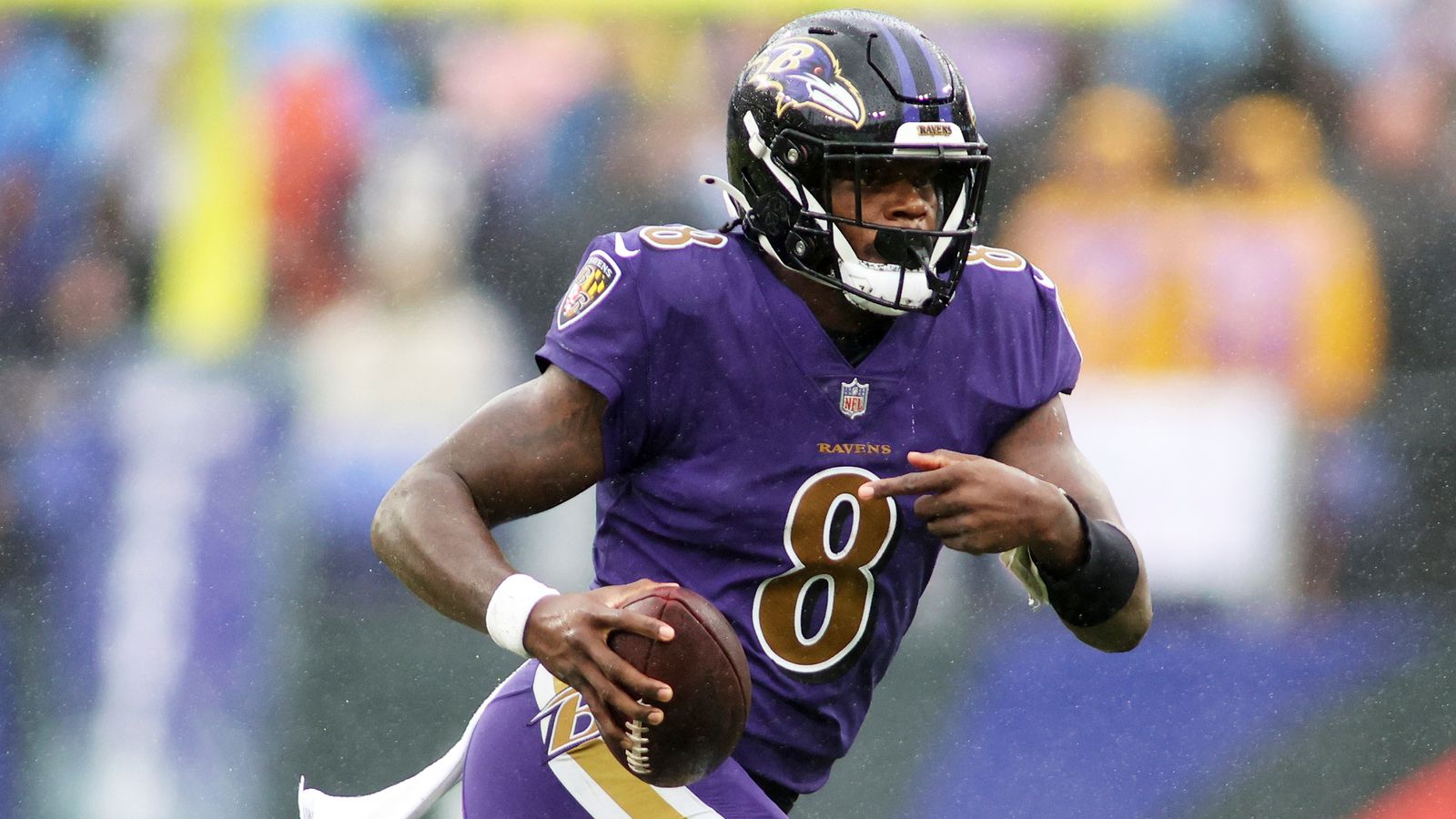 Baltimore, USA. 07th Nov, 2021. Baltimore Ravens QB Lamar Jackson (8) in  action during a game against the Minnesota Vikings at M&T Bank Stadium in  Baltimore, Maryland on November 7, 2021. Photo/