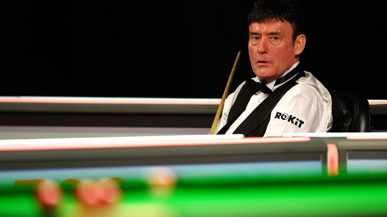 jimmy-white-warned-about-behaviour-after-referee-laughs-at-his-own-error-or-veteran-appears-to-give-official-the-middle-finger