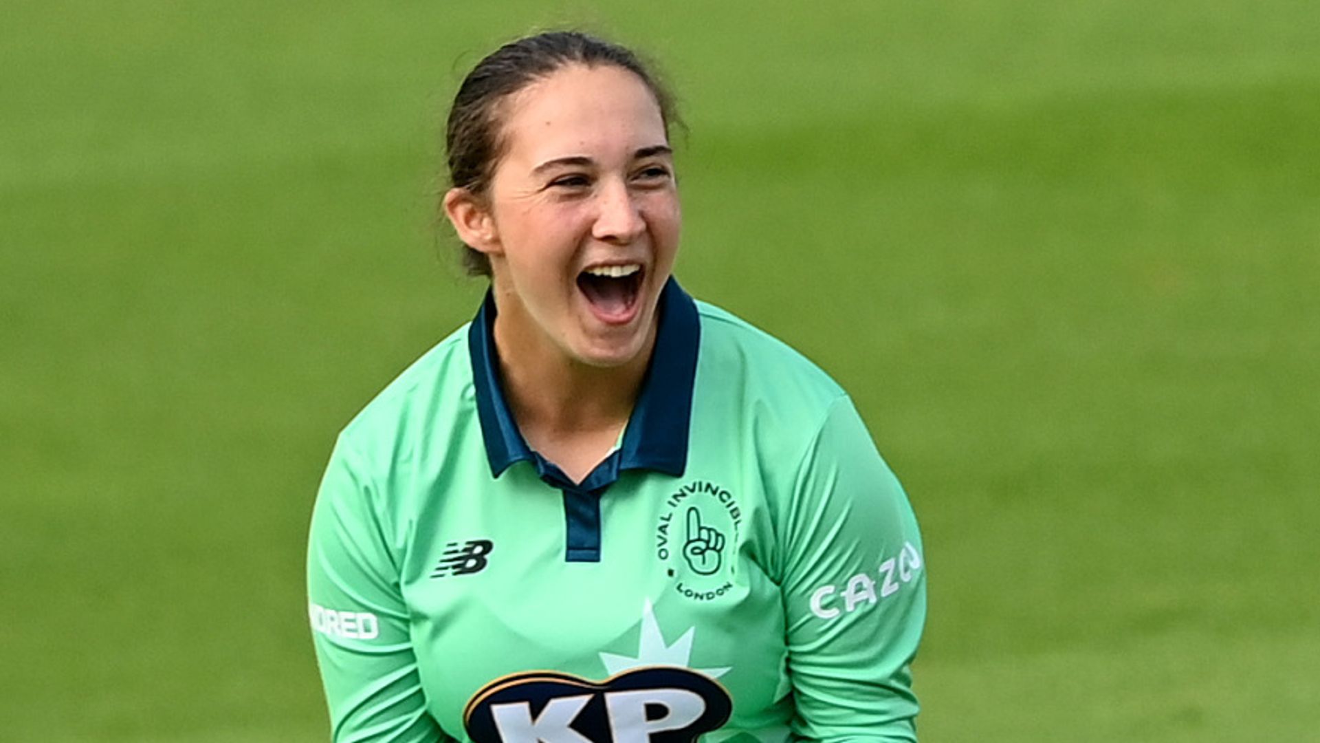 'Superstar in the making' Capsey among English WBBL contingent