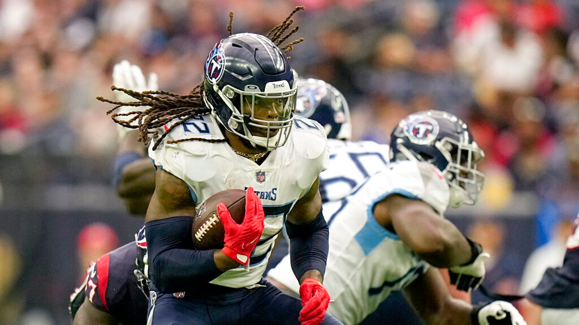 Henry demolishes Texans with fourth-straight 200-yard game