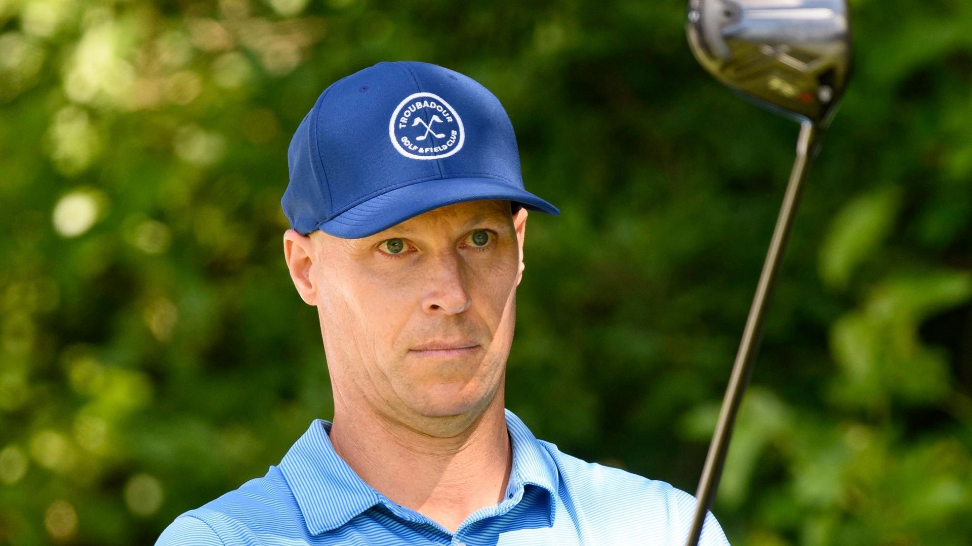 Crane takes single-shot lead in Bermuda