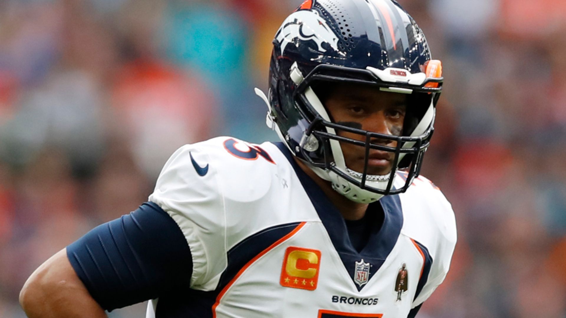 Broncos strike late to beat Jags at Wembley