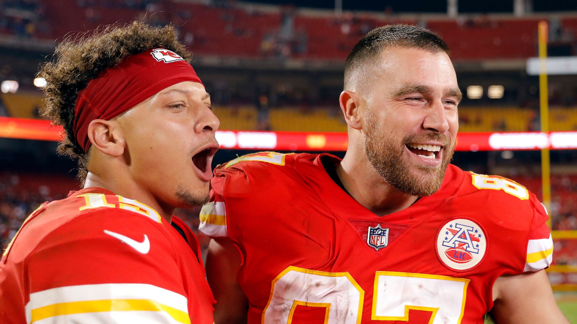 Chiefs with wild comeback win over Raiders | Mahomes throws four TDs to Kelce