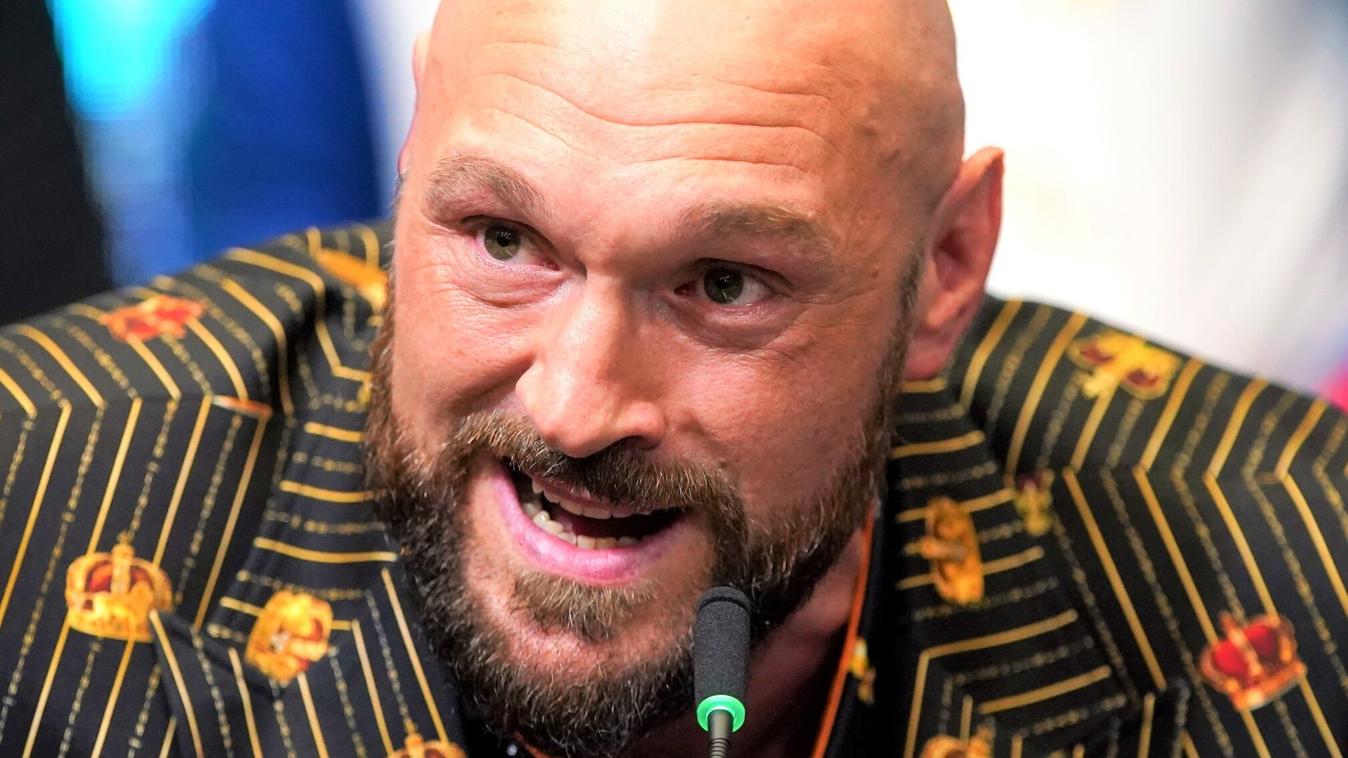 Fury blames Usyk for fight collapse
