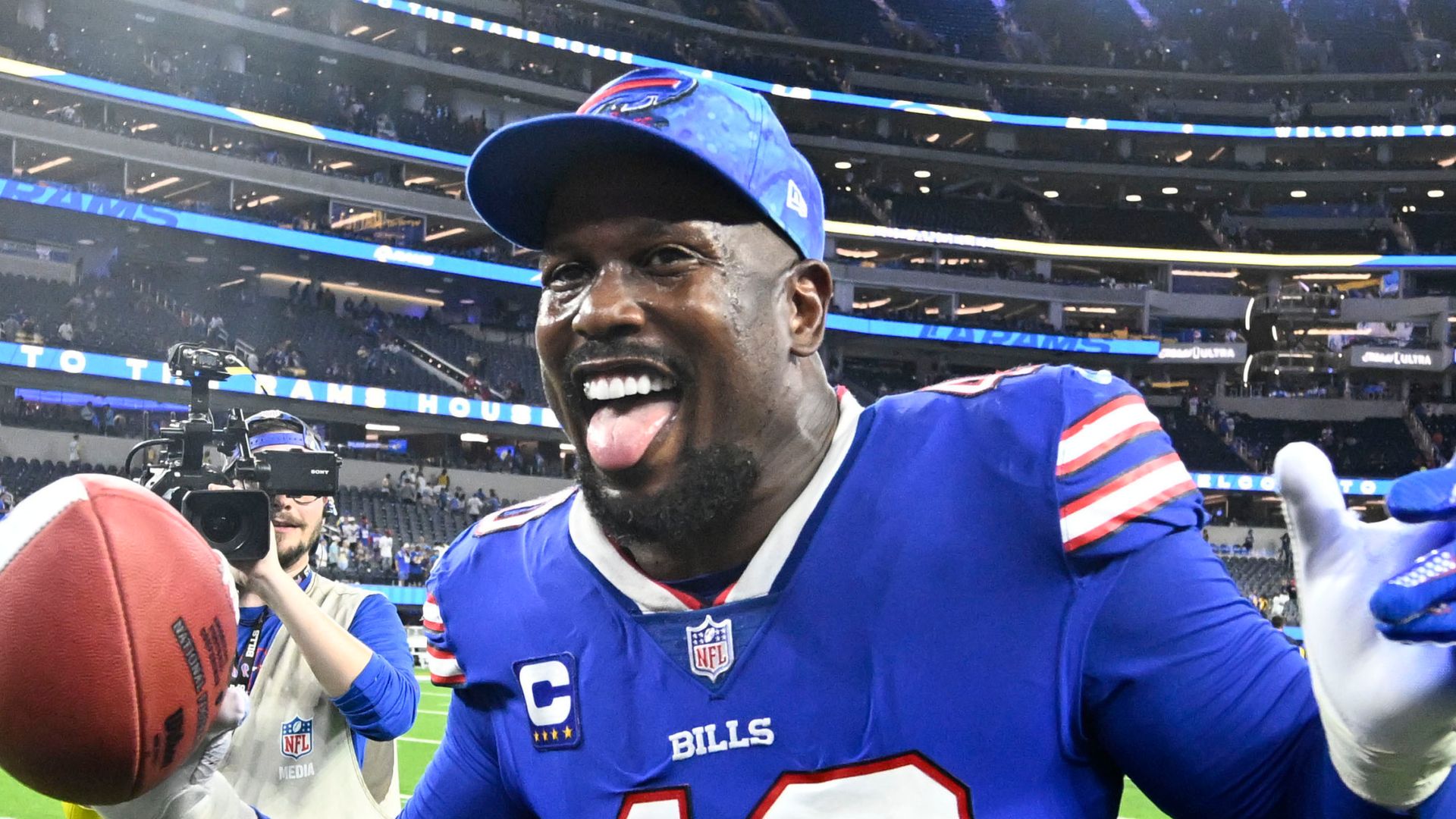 Von Miller 'an alien visiting from another planet', says Steelers head coach