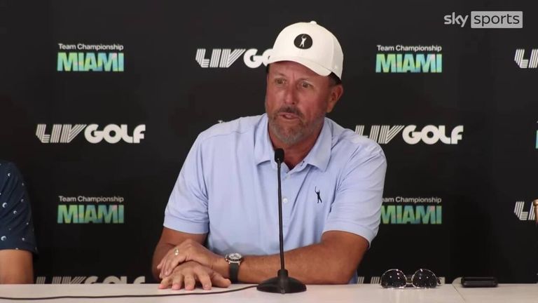 Phil Mickelson dijo en el evento LIV de final de temporada del año pasado en Miami que el circuito era una fuerza en el juego que no va a desaparecer.