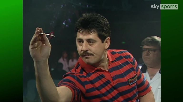 Watch the first ever leg of the World Championship in the 1994 edition as Dennis Priestley took on Jocky Wilson