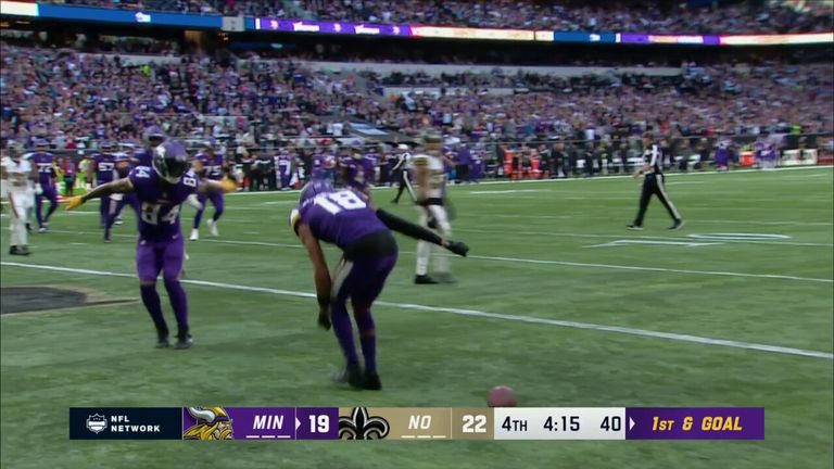 Justin Jefferson times the sweep motion perfectly, takes the handoff from Kirk Cousins and waltzes in for an easy three-yard touchdown