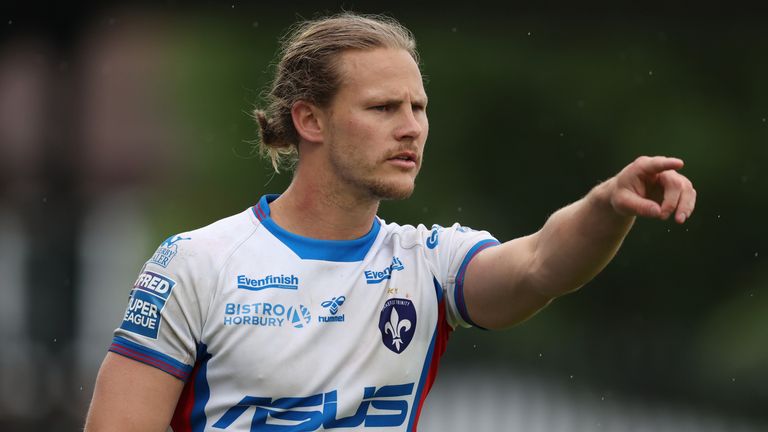 Former Wakefield half-back Jacob Miller is joining rivals Castleford in 2023