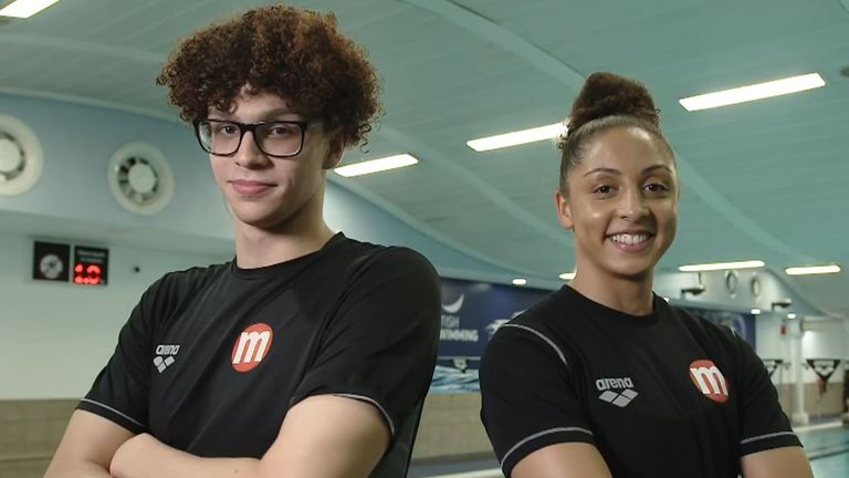 La troisième partie d'Aquaphobia se penche sur les pionniers de la natation au Royaume-Uni et aux États-Unis et examine les expériences de la prochaine génération d'athlètes d'élite qui s'entraînent à Manchester.