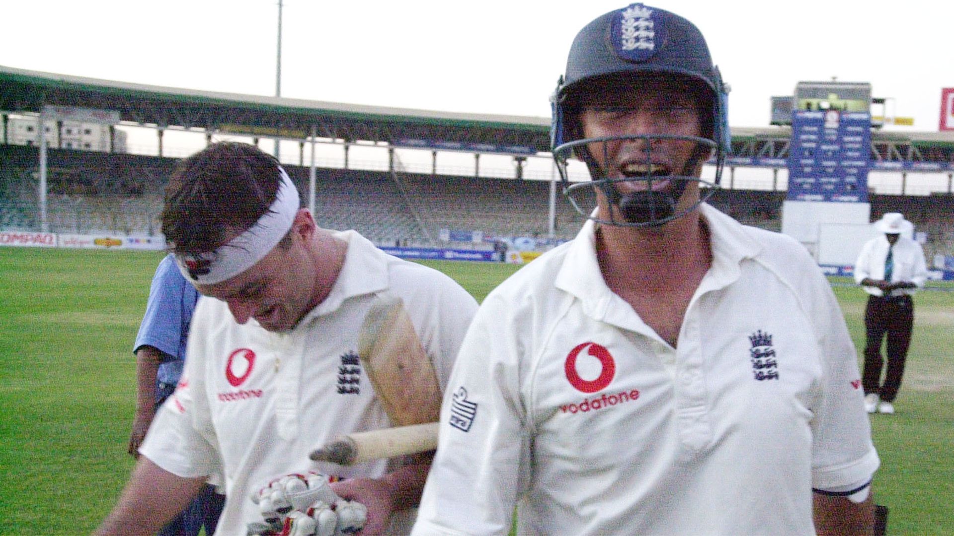 When England beat Pakistan in the Karachi gloom