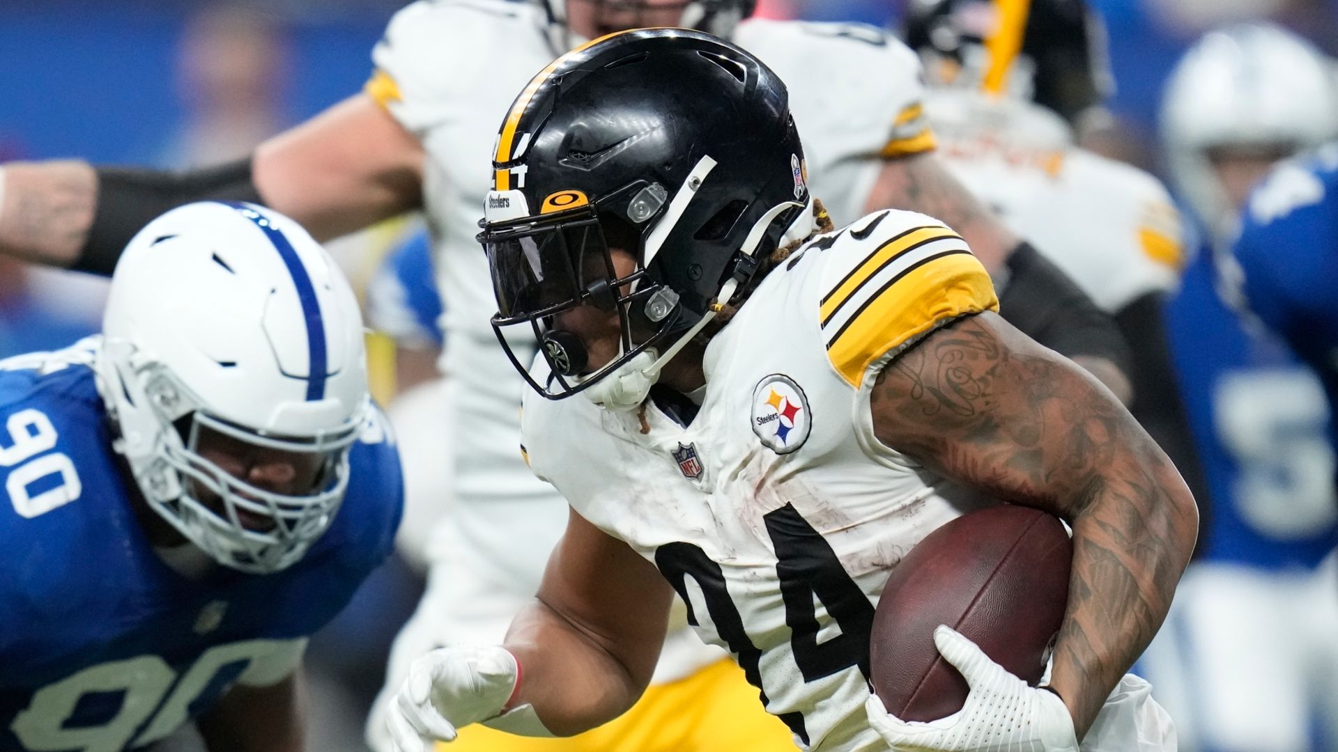 Steelers fend off last-minute Colts comeback to clinch Monday night win
