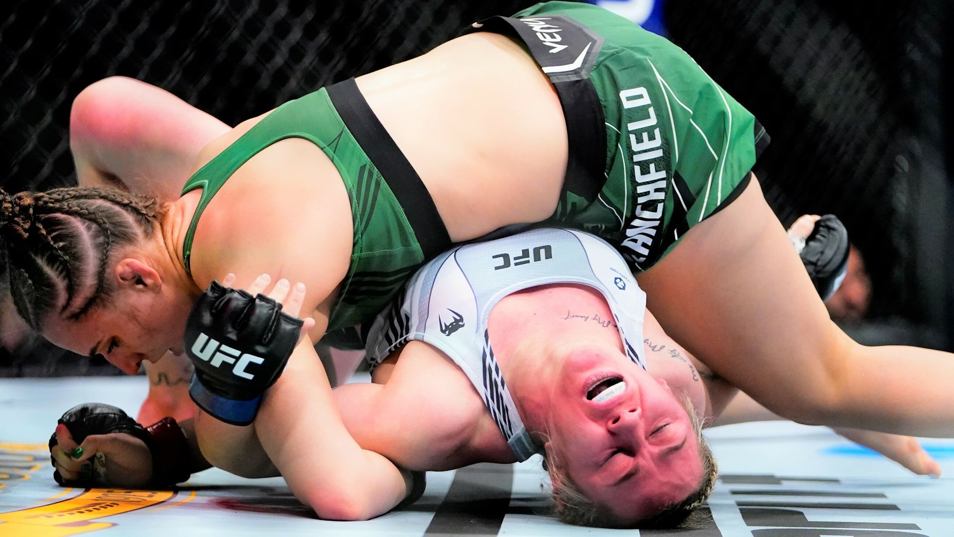 Molly McCann, New York'ta düzenlenen UFC 281'in açılış turunda Erin Blanchfield'a teslim oldu | MMA Haberleri