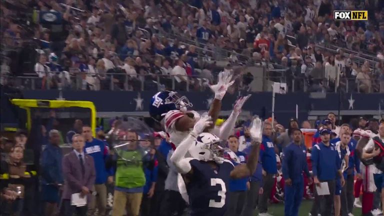 Watch New York Giants receiver Darius Slayton's astounding catch that stirred memories of Hall of Fame receiver Randy Moss.