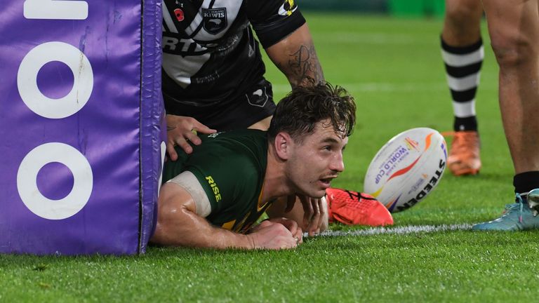 Cameron Murray's second-half try secured victory for Australia over New Zealand in their World Cup semi-final