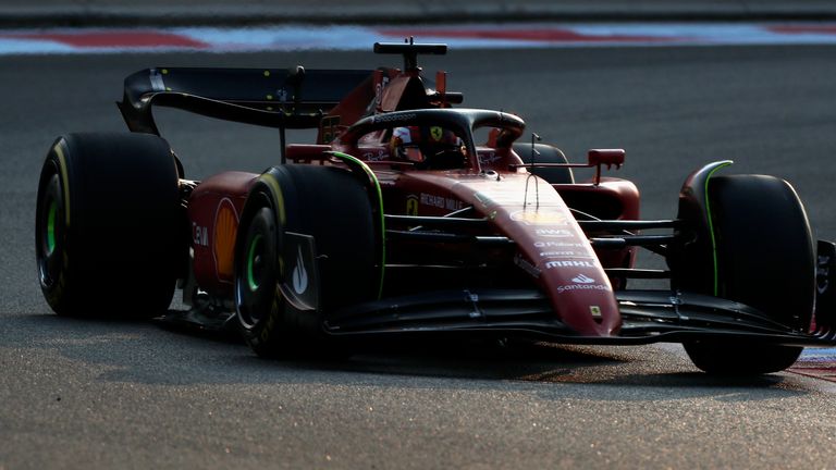  Carlos Sainz led Ferrari to a one-two-three in the Abu Dhabi test