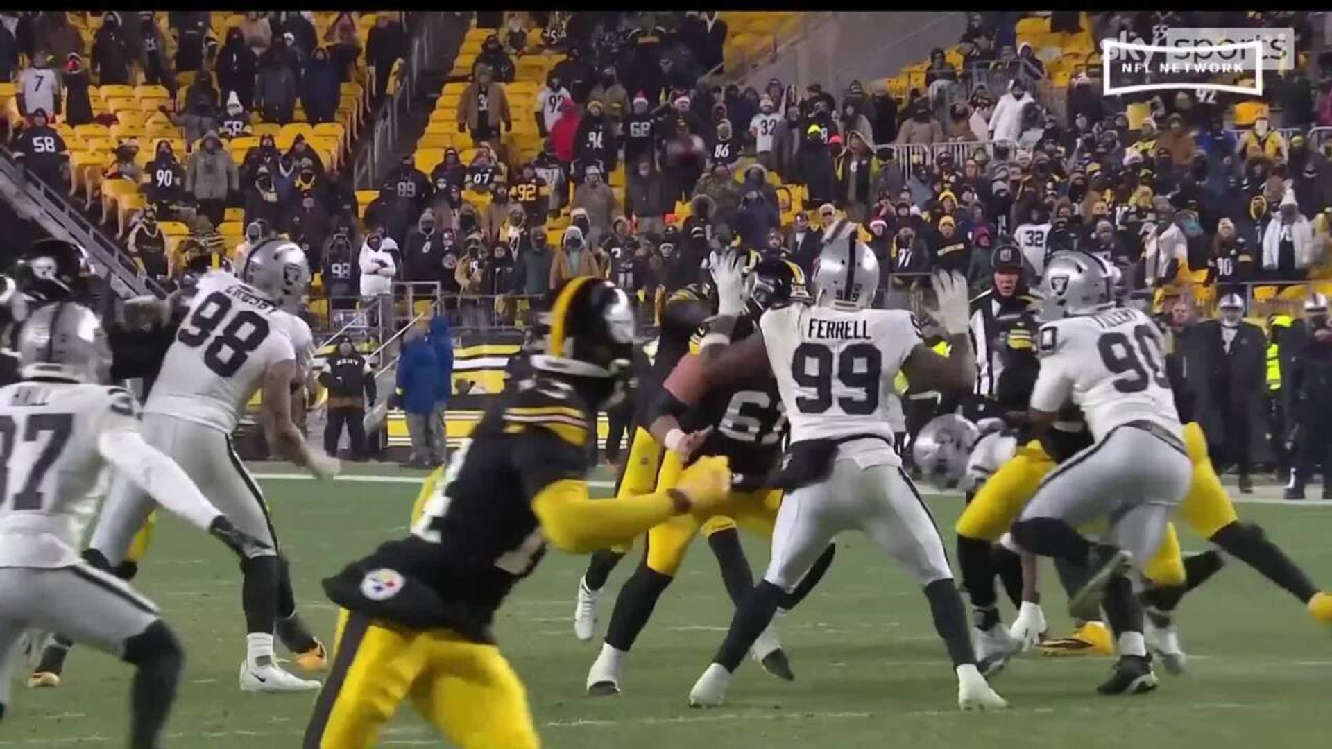 Pickett lasers go-ahead TD toss to Pickens with less than a minute left