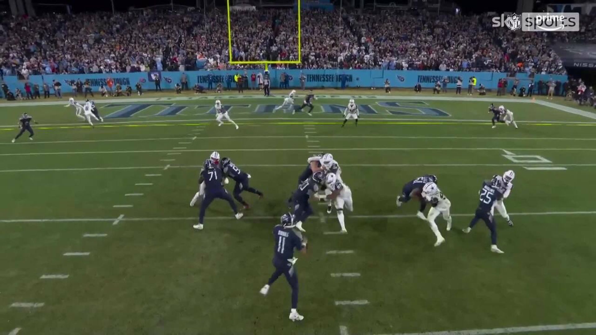 Dobbs throws laser pass for first NFL career TD!