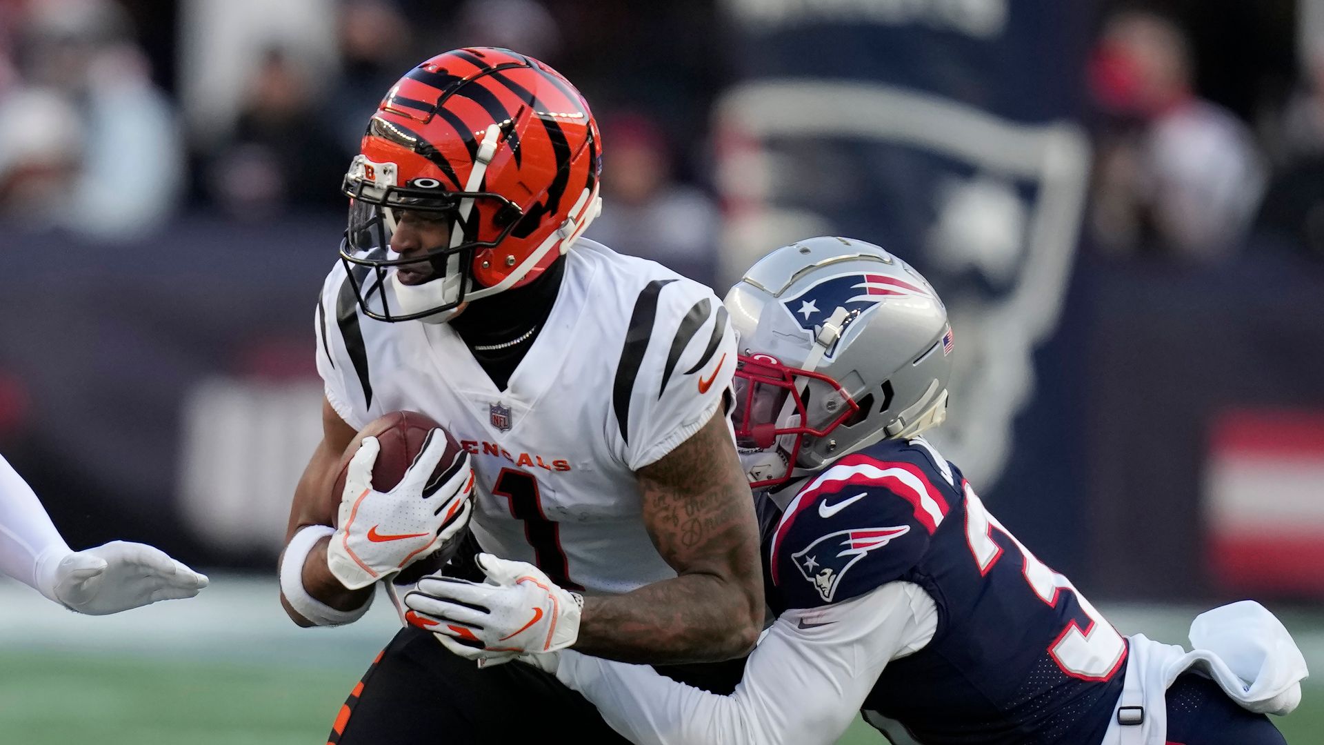 Bengals hold off Patriots comeback attempt | NFL highlights