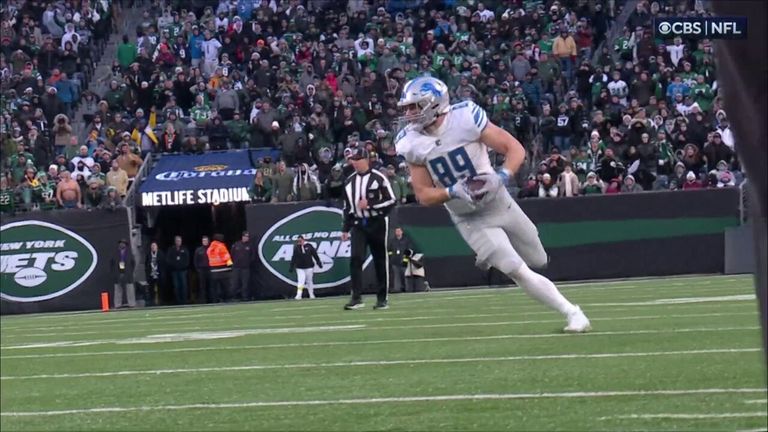 Brock Wright runs away for a 51 yard game-winning touchdown for the Detroit Lions against the New York Jets.