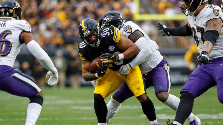 Highlights of the Baltimore Ravens against the Pittsburgh Steelers from Week 14 of the NFL season.