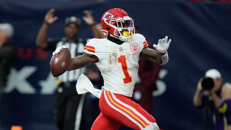 Jerick McKinnon runs 26 yards and scores a walking goal to win overtime for the Kansas City Chiefs against the Houston Texans