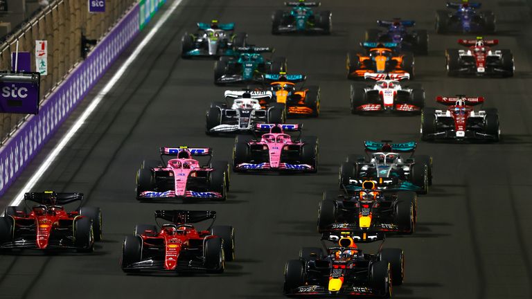 Craig Slater dari Sky Sports membahas yang terbaru dari Formula 1 setelah sepucuk surat dikirim ke FIA ​​menyusul klaim 'harga yang dinaikkan sebesar $ 20 miliar' oleh Mohammed Ben Sulayem