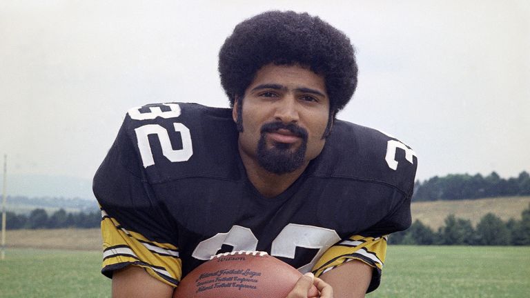 NFL Films revient sur la carrière du légendaire porteur de ballon des Pittsburgh Steelers Frank Harris, décédé à l'âge de 72 ans.