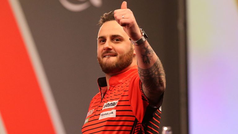 Joe Cullen will take on Michael Smith for a place in the quarter-finals on Friday afternoon