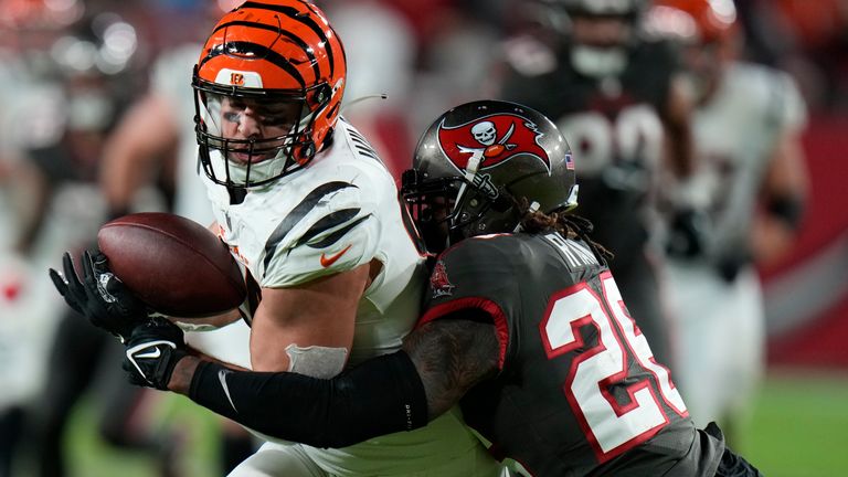 Watch the highlights from the Week 15 matchup between the Cincinnati Bengals and the Tampa Bay Buccaneers.