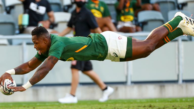 Nkosi scores a try against New Zealand in September