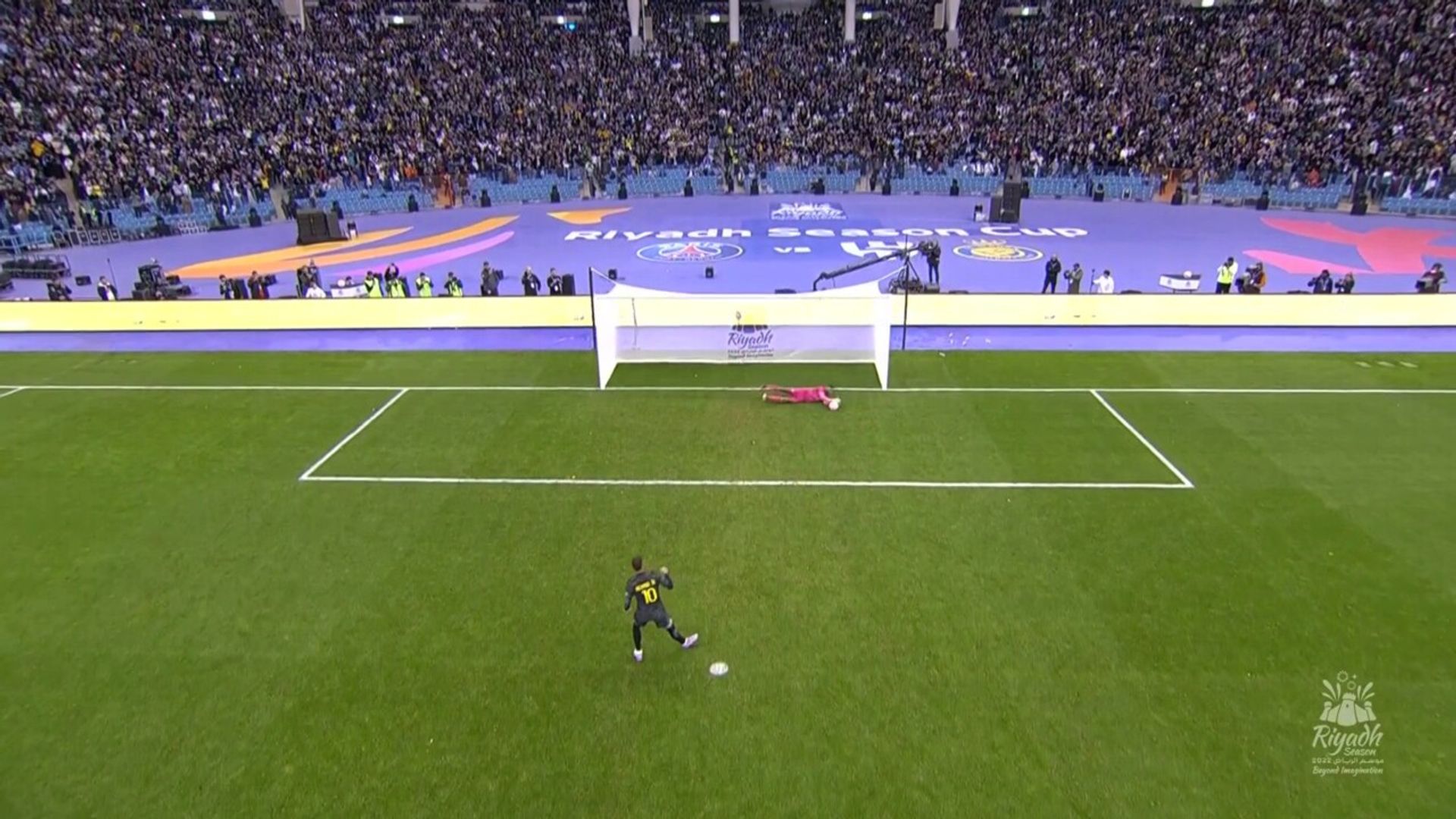 An absolute shocker! Neymar has nightmare from penalty spot