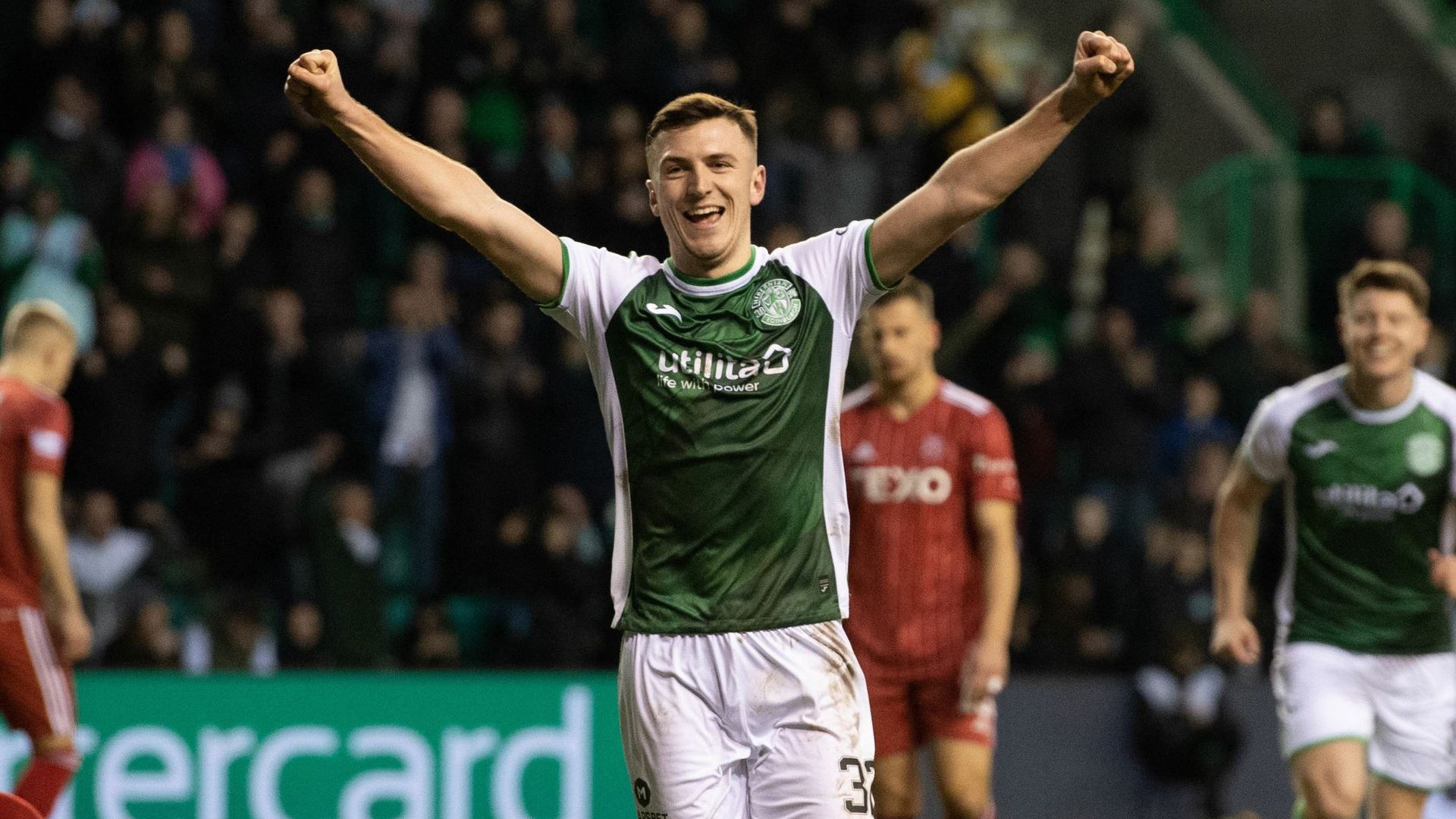 Campbell hat-trick sees Hibs thrash Dons 6-0