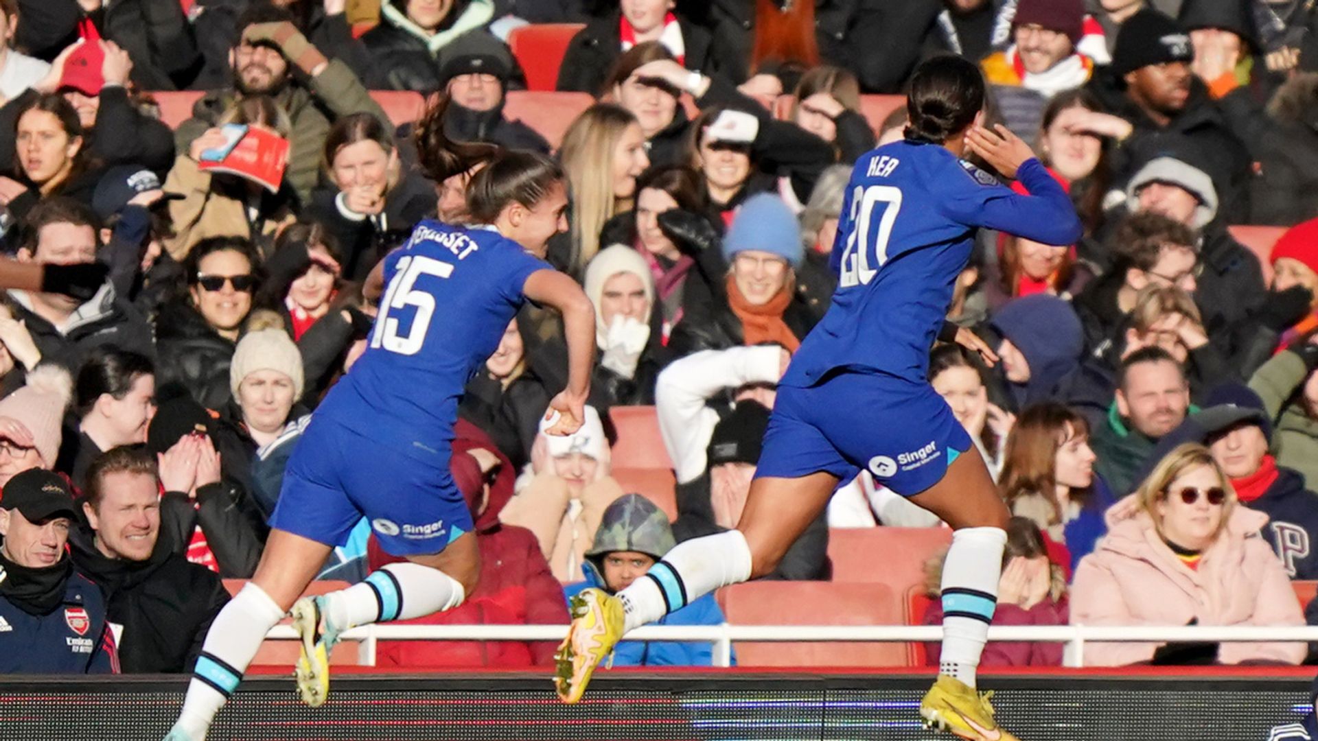 Kerr's last-gasp header snatches point for Chelsea against Arsenal