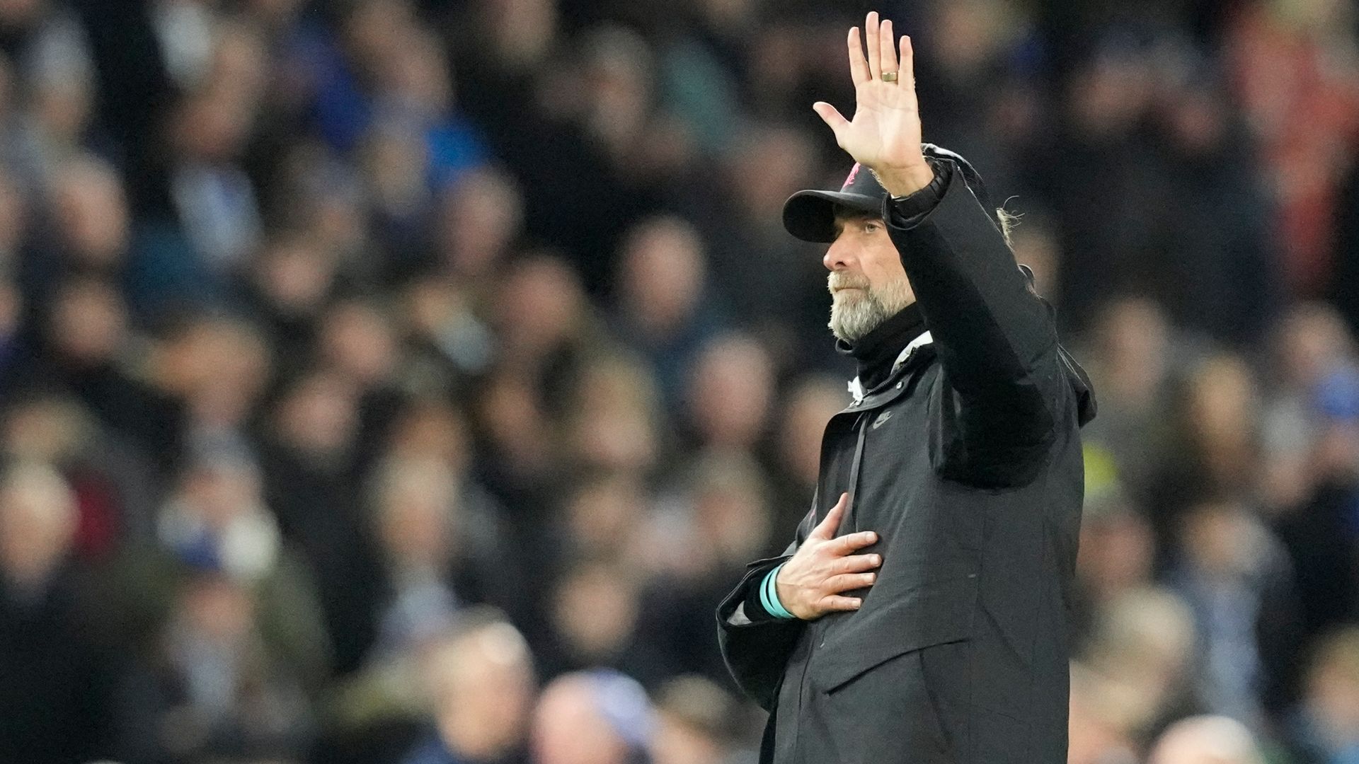 Klopp: Trophies at end of tunnel | 'Salah suffering from unsettled forward line'