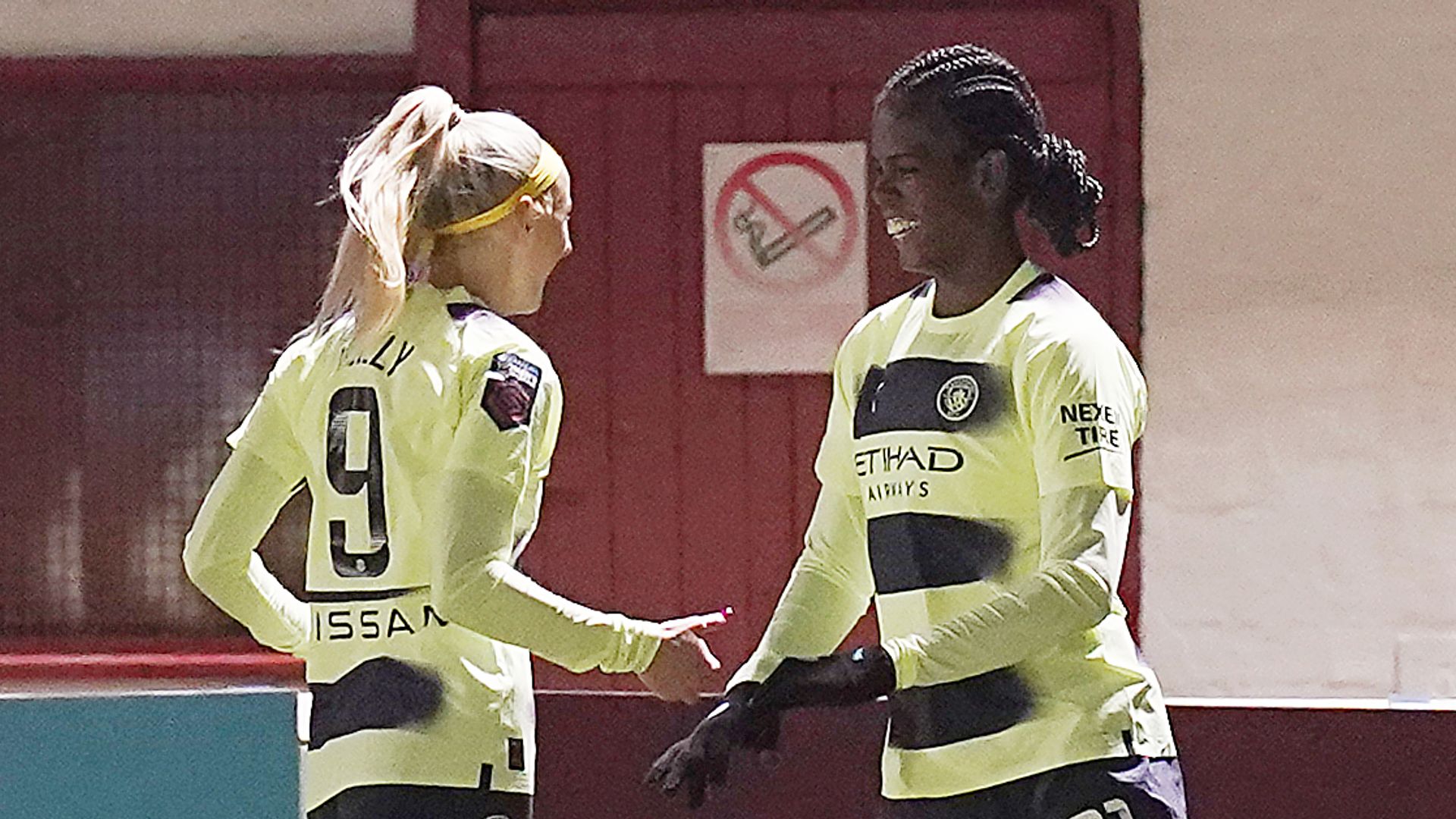 Shaw inspires victory as Man City keep pace with WSL title rivals