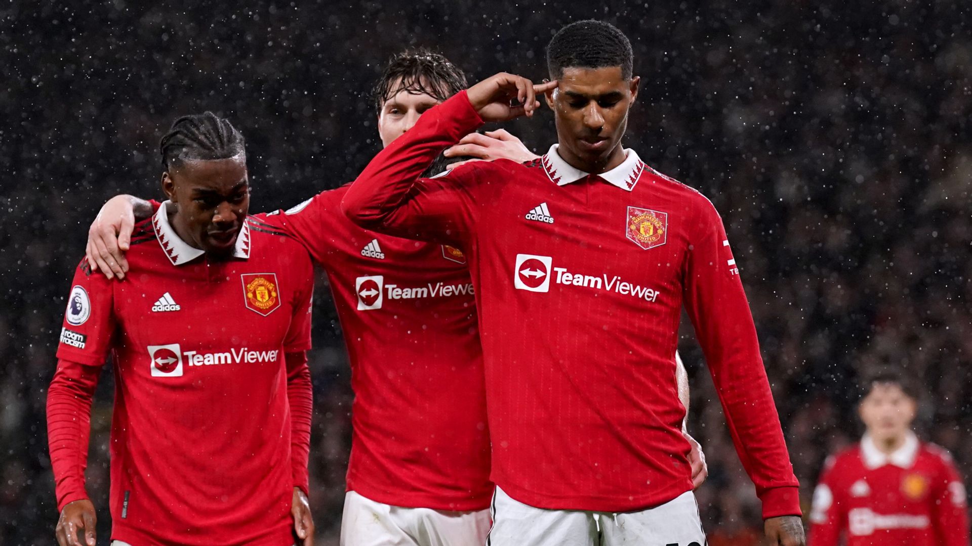 Rashford scores late double as Man Utd beat Charlton to reach semi-finals