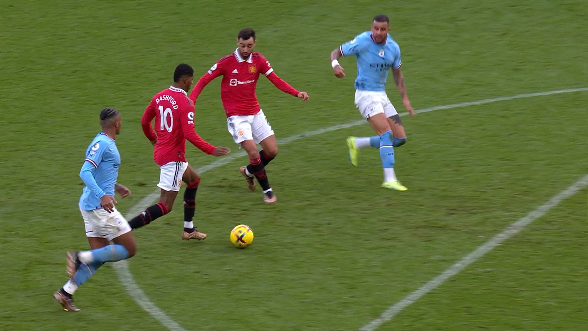 Ref Watch: 60 pivotal seconds in title race - should Fernandes' goal have stood?