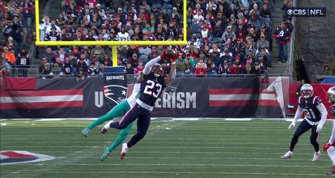 Patriots throw away game on disastrous lateral play, lose to Raiders 30-24  - CBS Boston