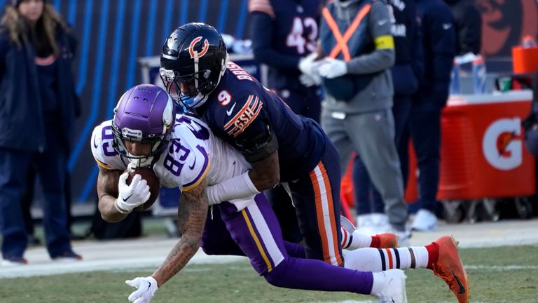 Highlights of the Minnesota Vikings' clash with the Chicago Bears in Week 18 of the NFL.