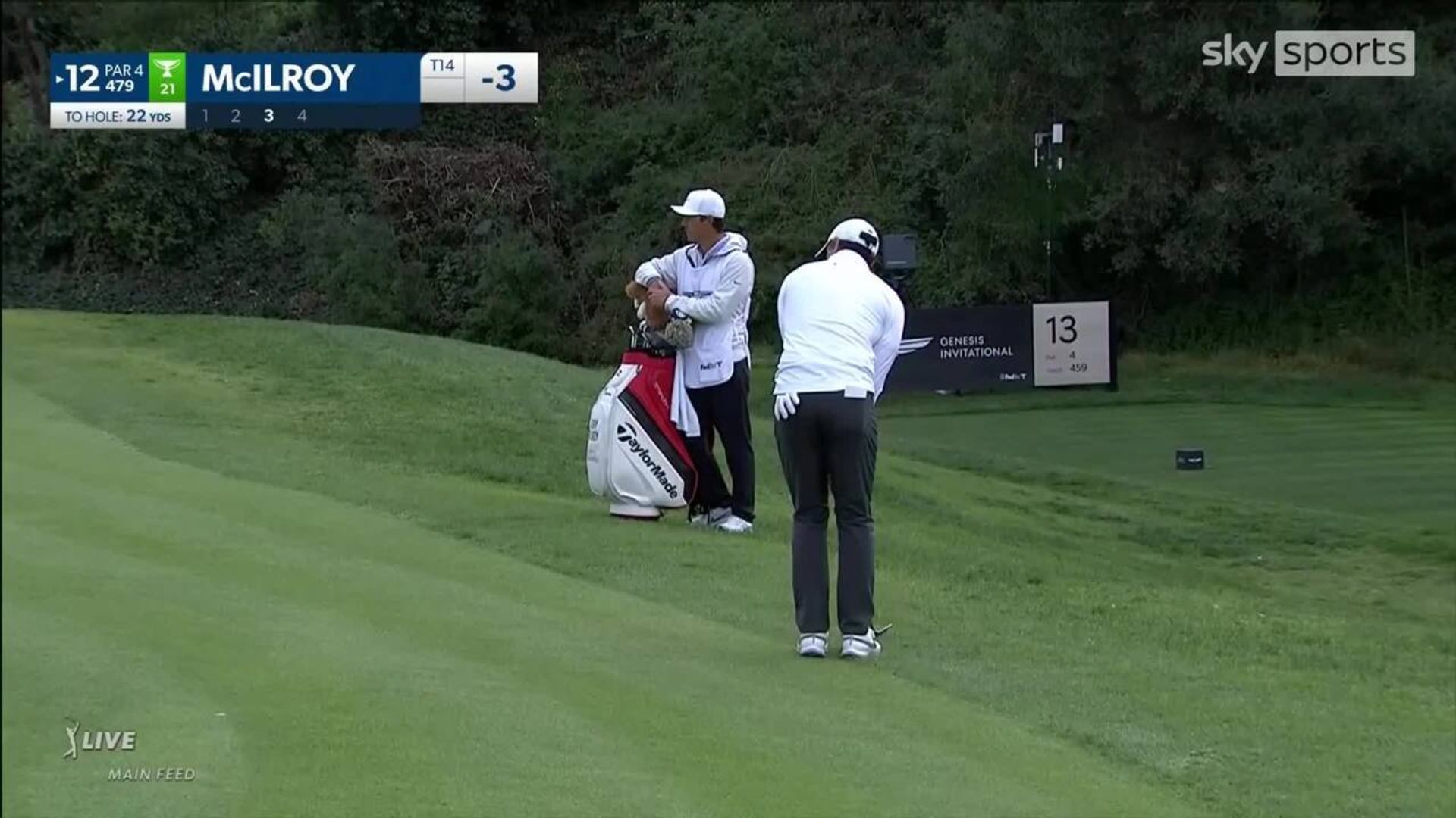 McIlroy's magical chip | Birdies 12th in fine style!