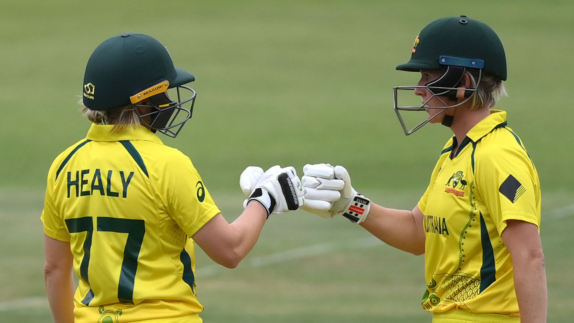 Australia on brink of semi-final after convincing win over Sri Lanka