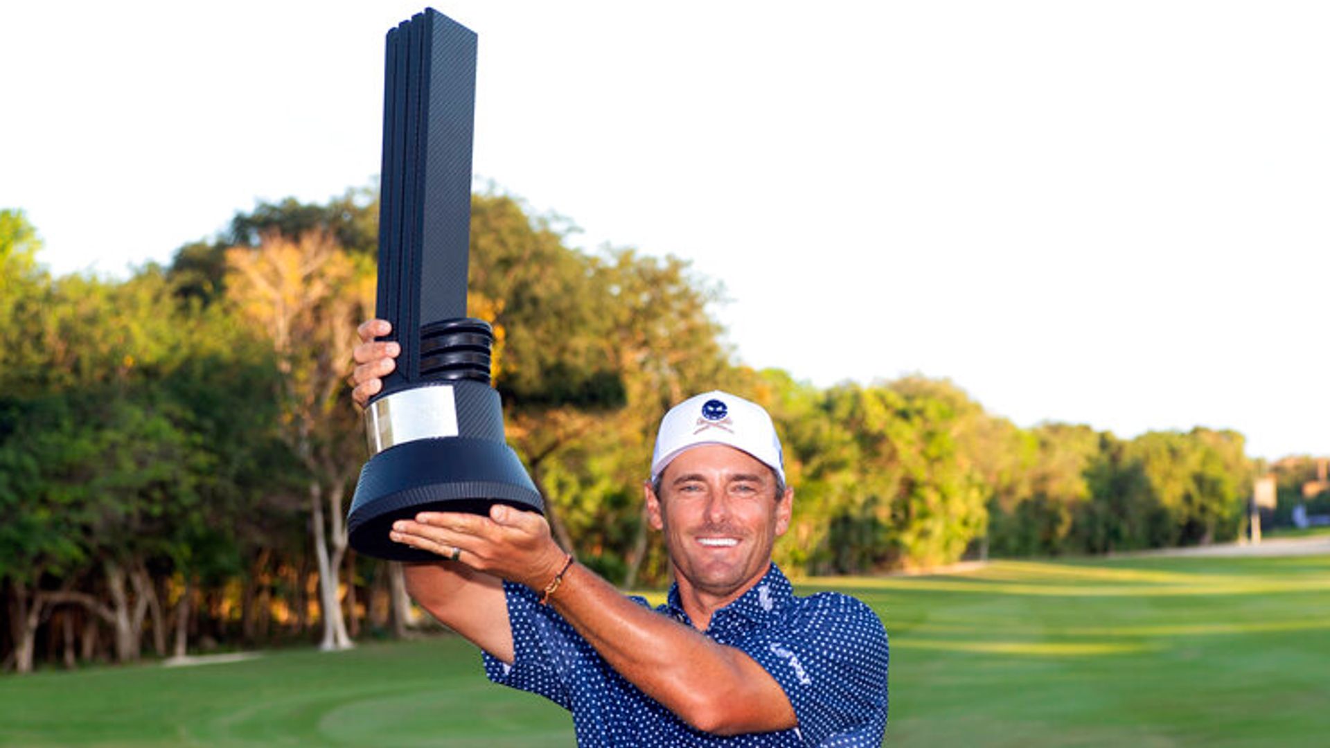 Howell seizes $4m prize at LIV season-opener