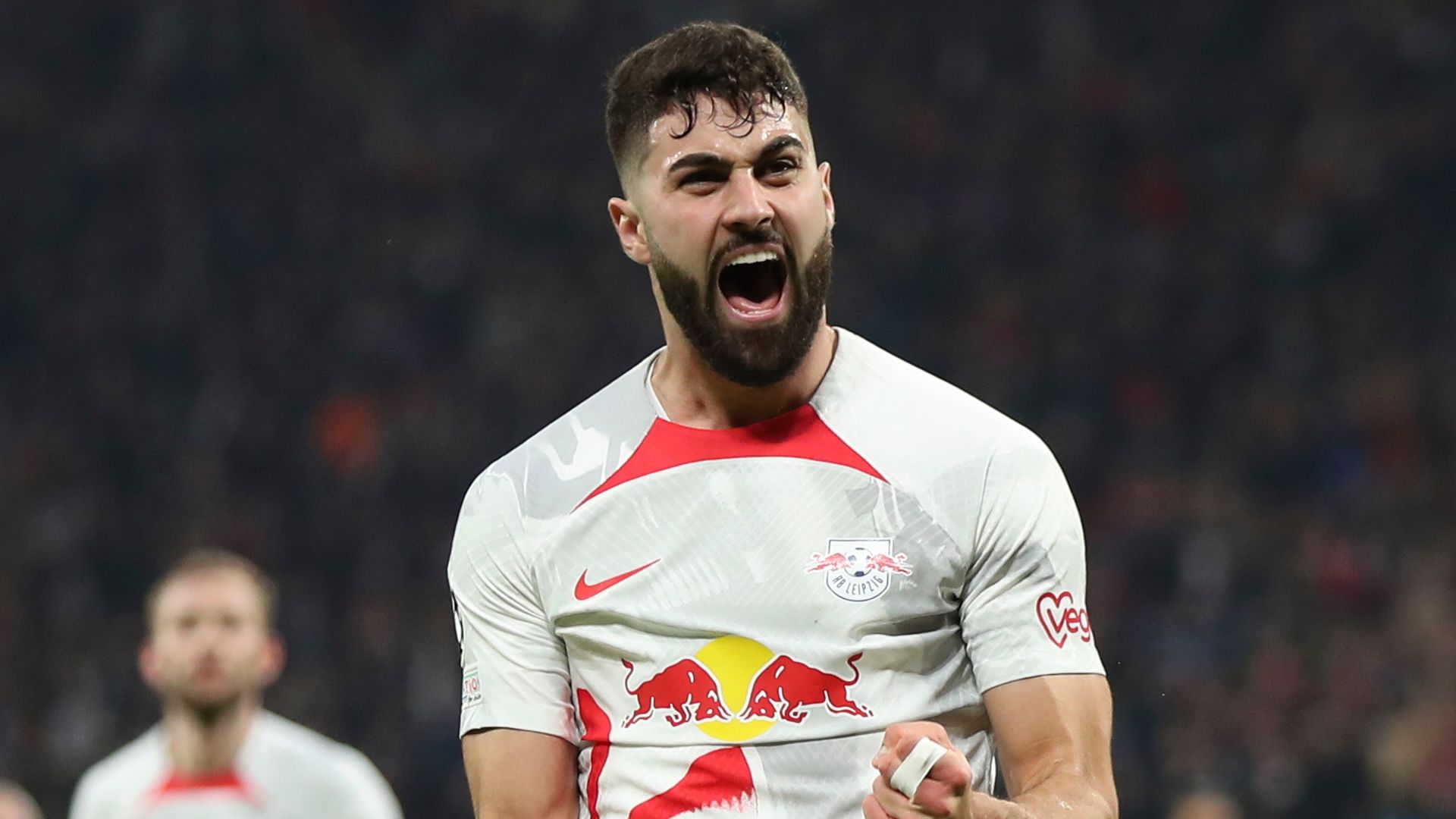 Gvardiol undergoing Man City medical ahead of £77.6m move