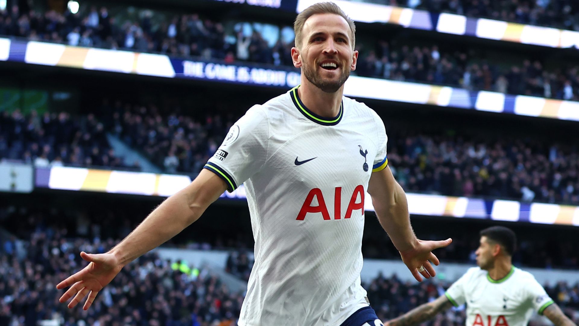Kane expects to stay at Spurs if not sold before PL opener